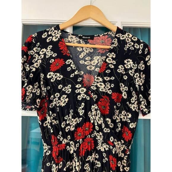 MADEWELL Ruffle-Wrap Dress in Hillside Daisies Navy Floral Size 4 Versatile - Picture 5 of 11
